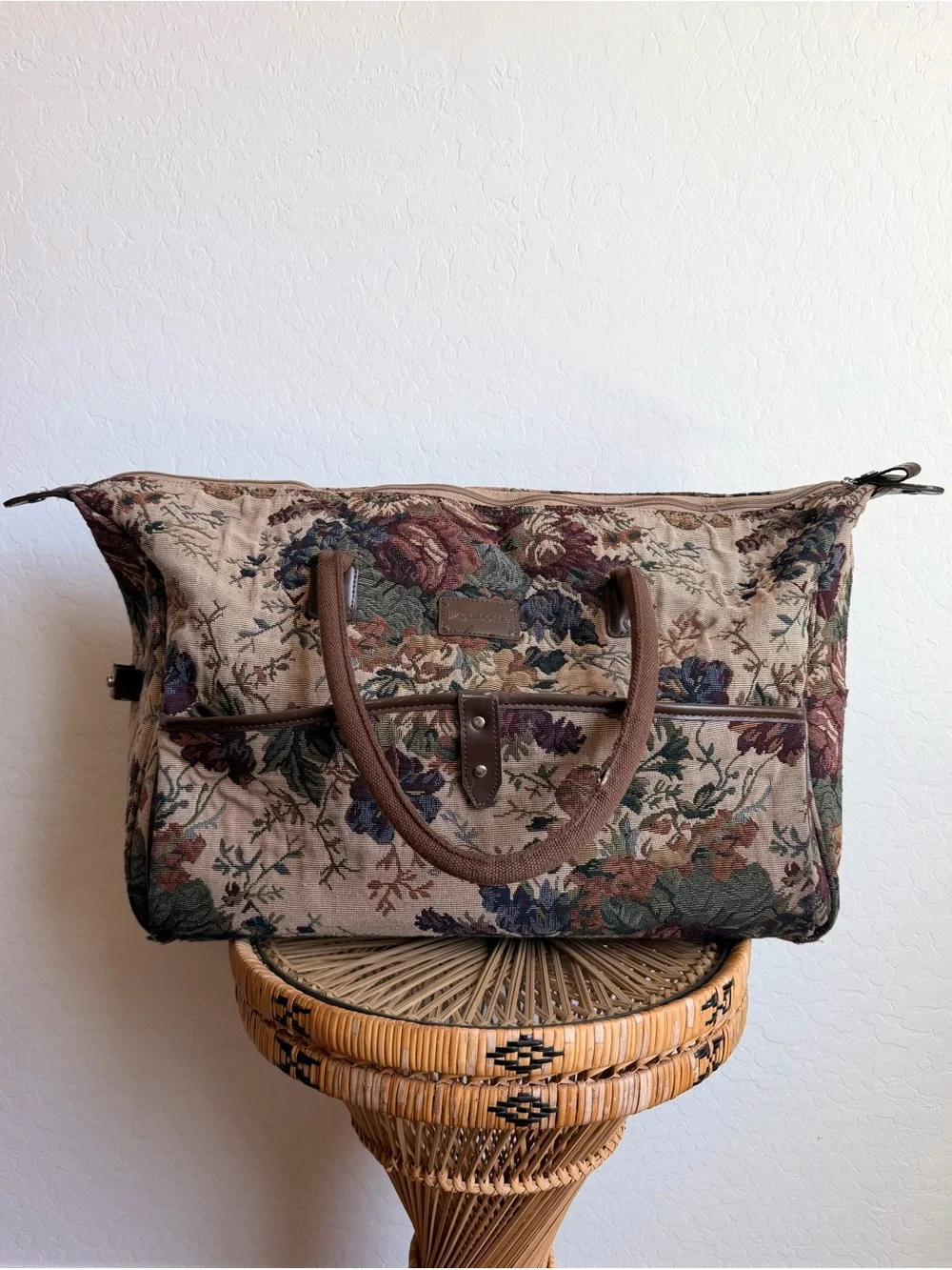 VINTAGE LIZ CLAIBORNE FLORAL TAPESTRY WEEKENDER BAG